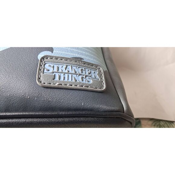 Funko Pop Netflix Stranger Things Exclusive Demogorgon Surfer Mini Backpack - Picture 2 of 4